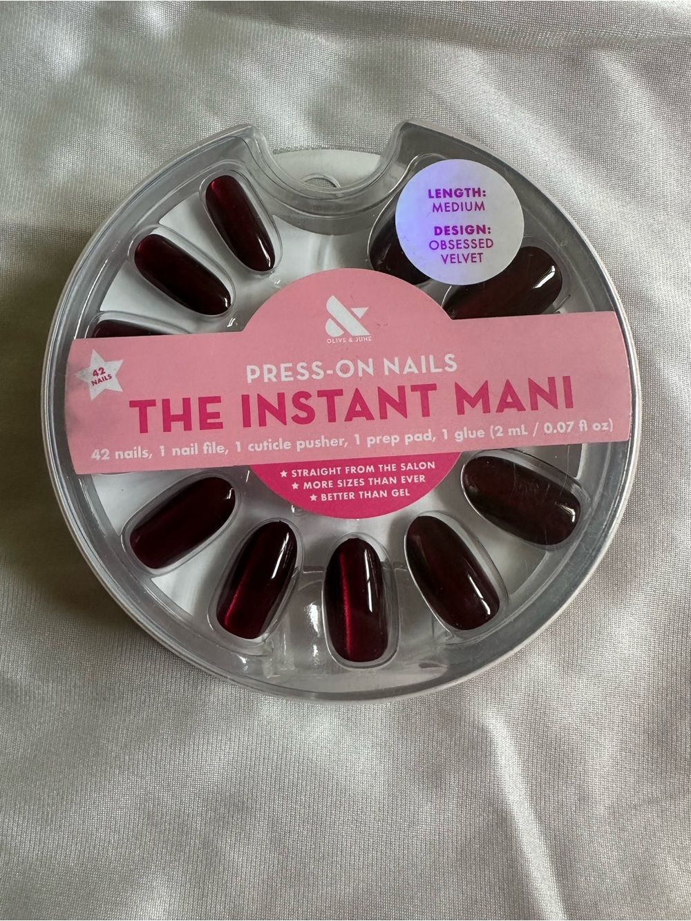 The Instant Mani Press-On Nails - Obsessed Velvet Deep Red (Medium)